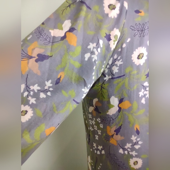 Grey Dress with garden pattern - Picture 4 of 5